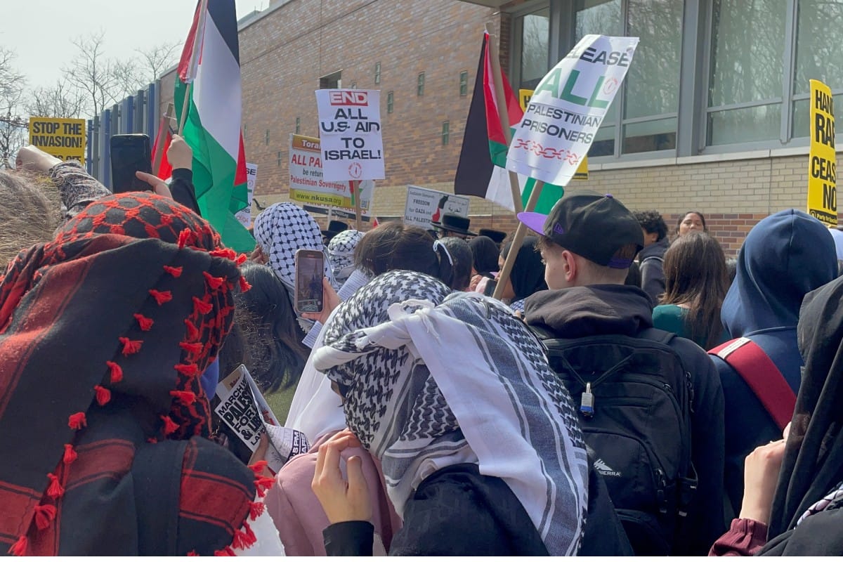 Pro-Palestine Students Take Over a Columbia University Lawn - Hell Gate